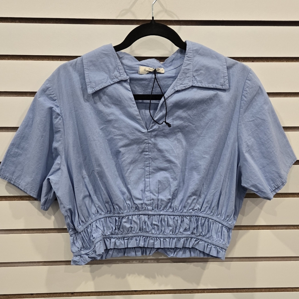 NEW Cropped Blue Collared Crop Top
